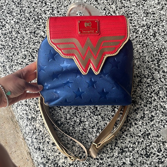 Loungefly Wonder Woman Backpack - Picture 1 of 5